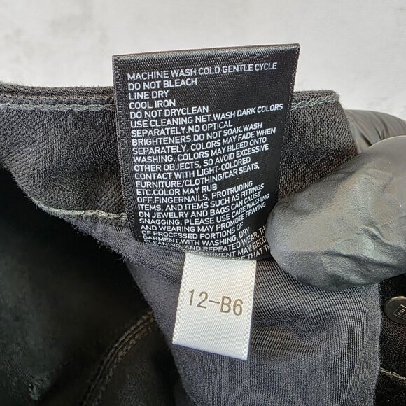 Uniqlo Jeans Womens Size 26 Black Skinny Ankle Raw Hem Distressed Denim Pants - Picture 11 of 11